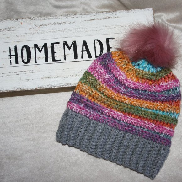 Colorful striped beanie with fur pom crocheted NEW - Picture 2 of 4